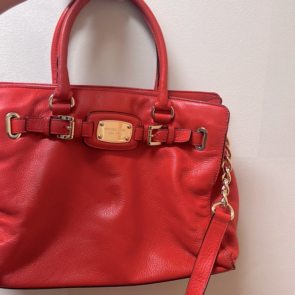 Michael Kors-Handbag/Shoulder bag
Orange/Red -great condition